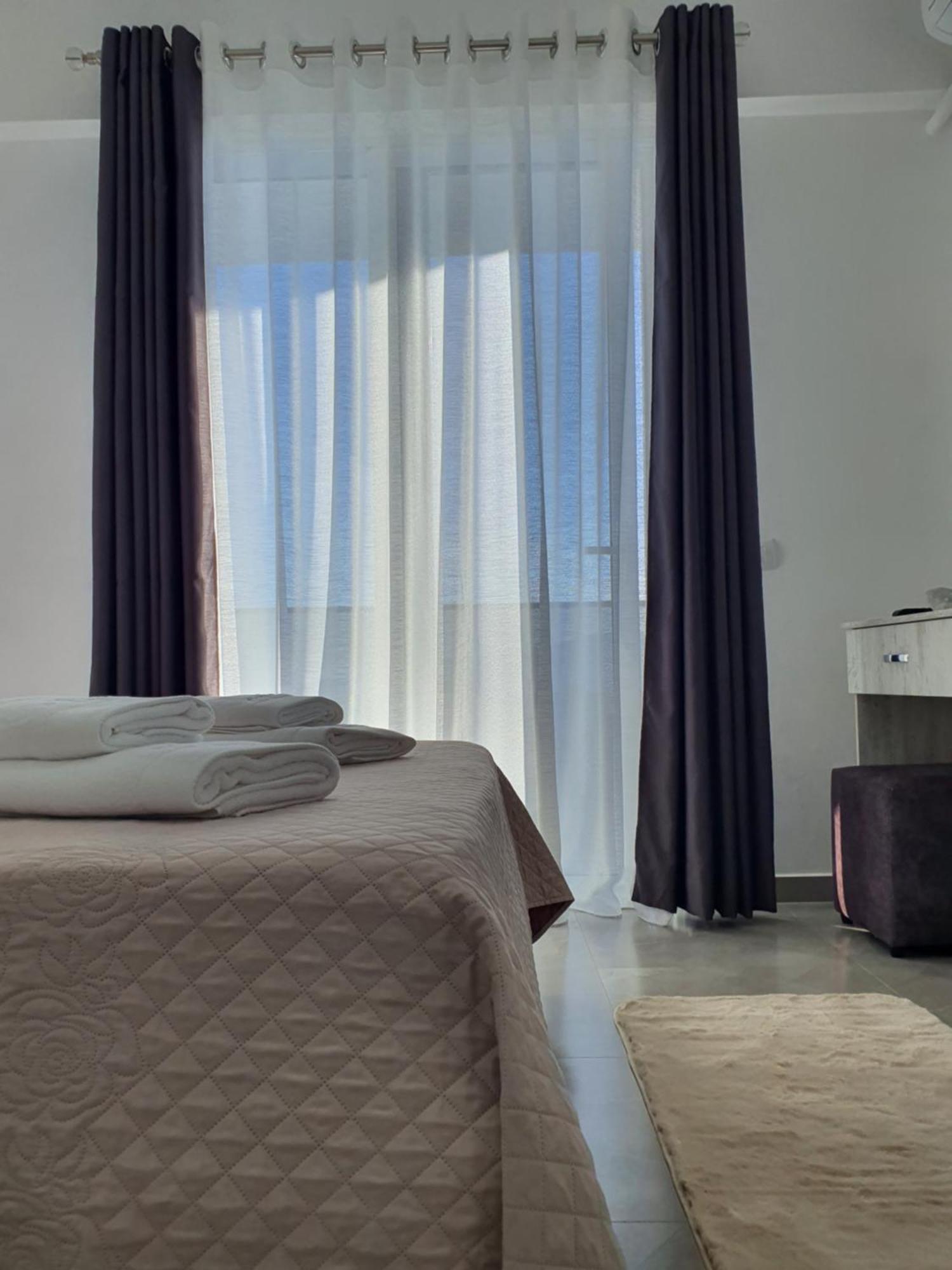 Flore Rooms Sarande Ngoại thất bức ảnh