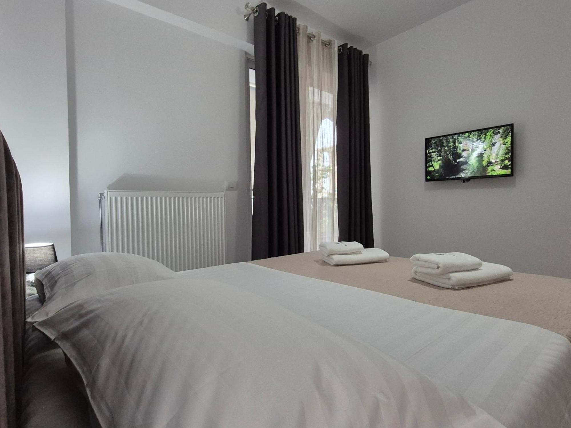 Flore Rooms Sarande Ngoại thất bức ảnh