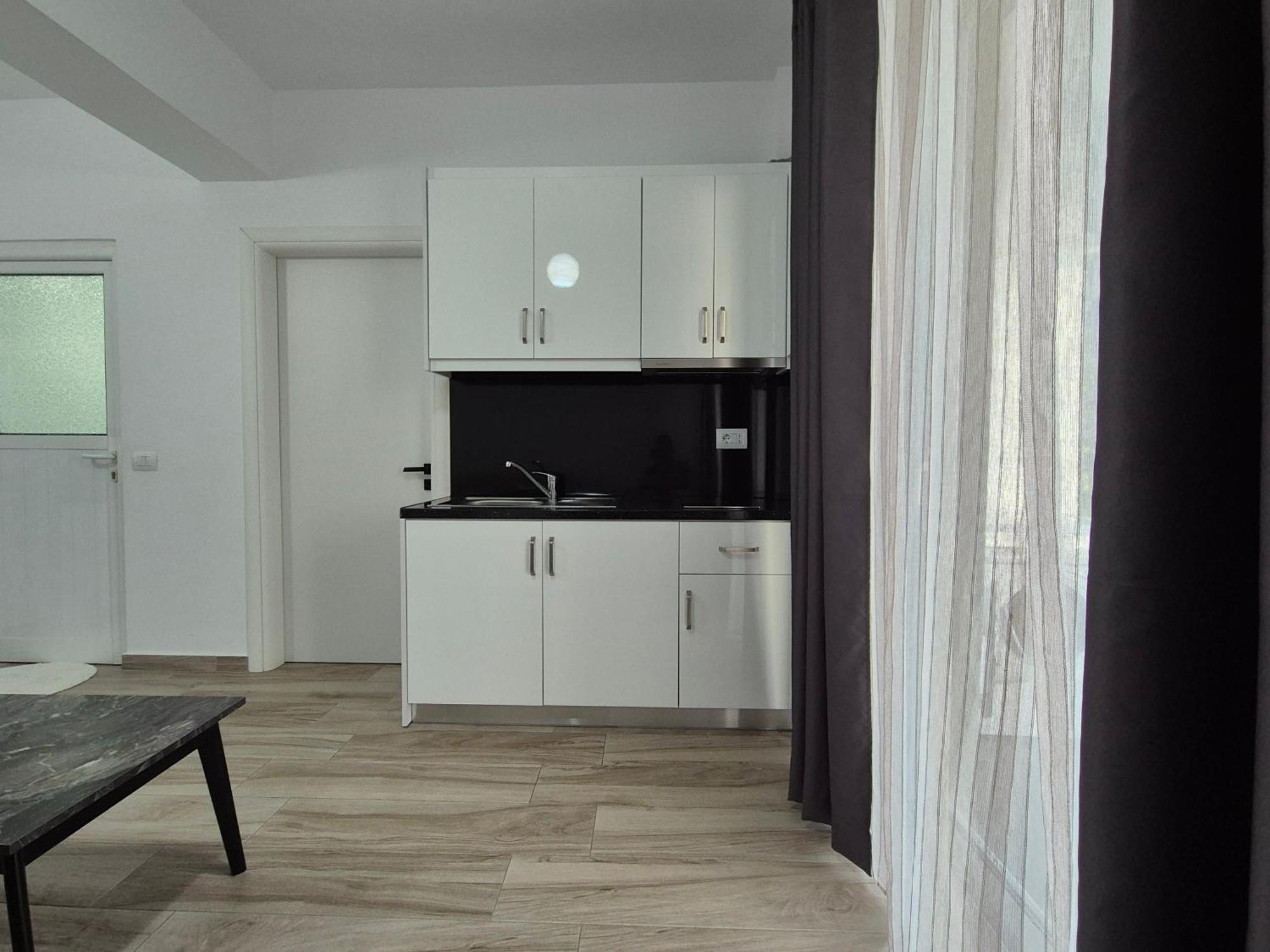 Flore Rooms Sarande Ngoại thất bức ảnh